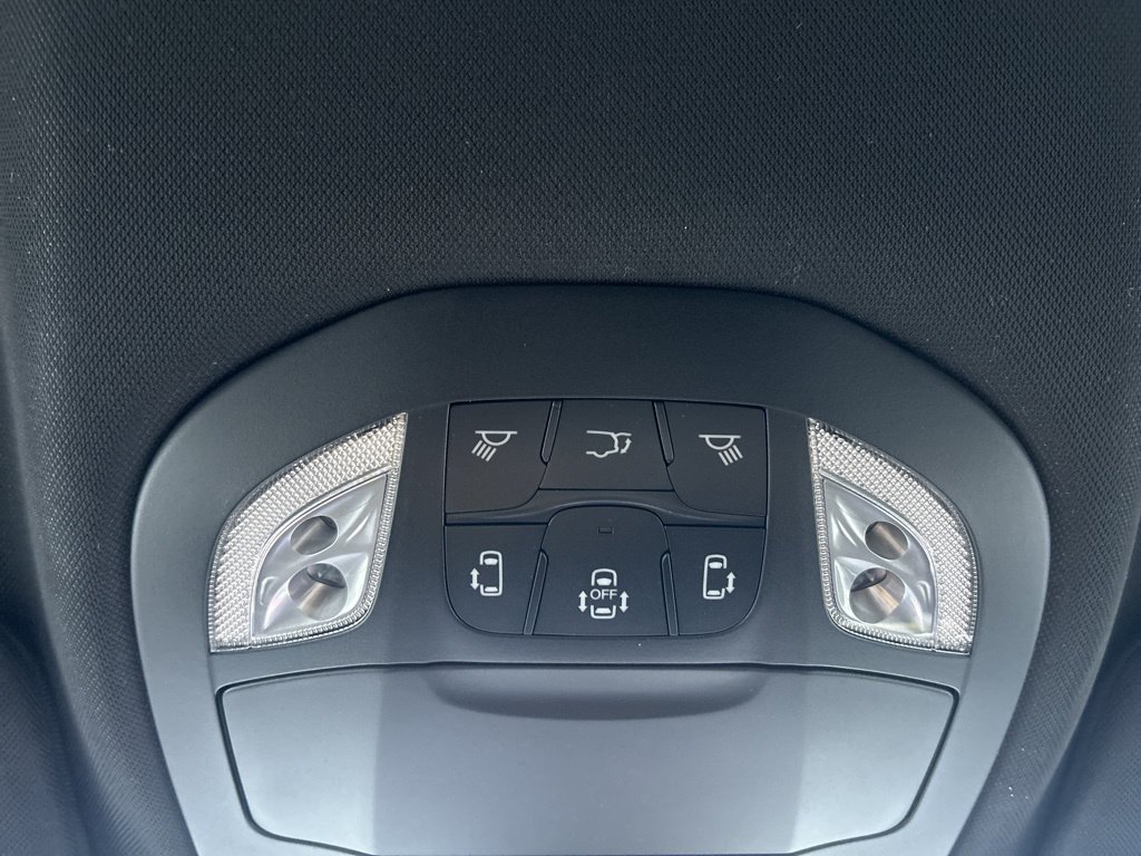 New 2026 Chrysler Pacifica Select w/ S Appearance Package AWD/4WD image 38