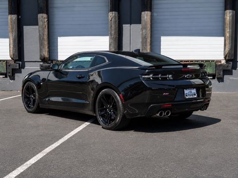 Used 2017 Chevrolet Camaro SS RWD image 6