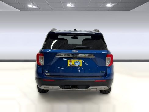 Used 2022 Ford Explorer XLT w/ Equipment Group 202A AWD/4WD image 8