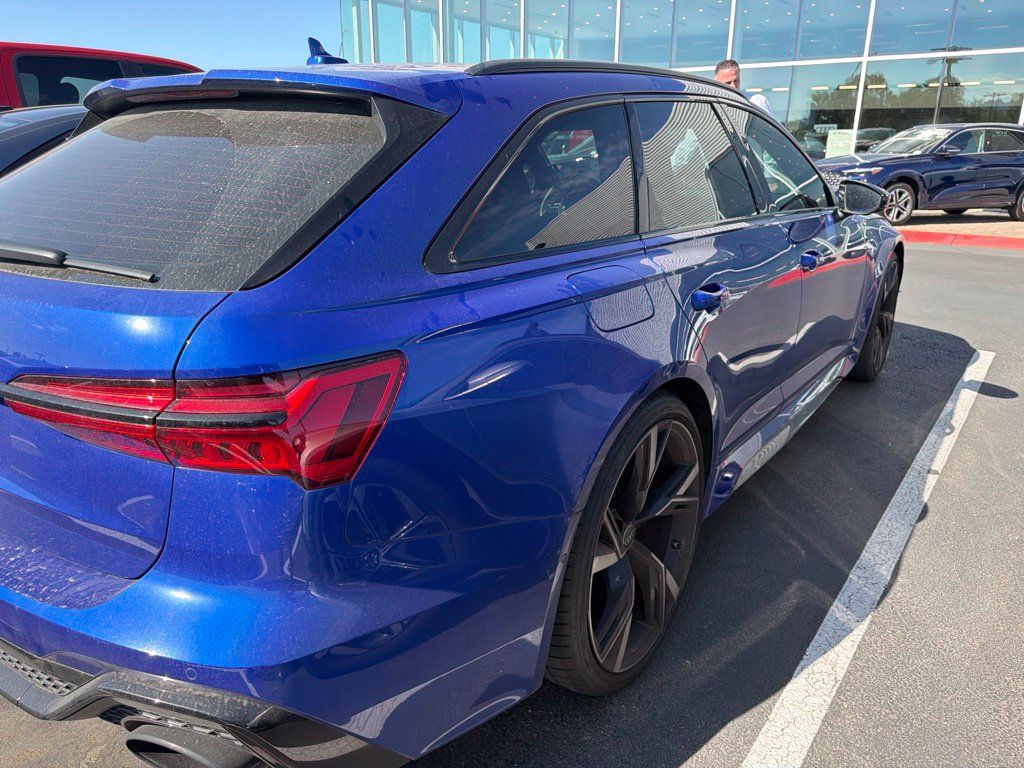Used 2022 Audi RS 6 AWD/4WD image 5