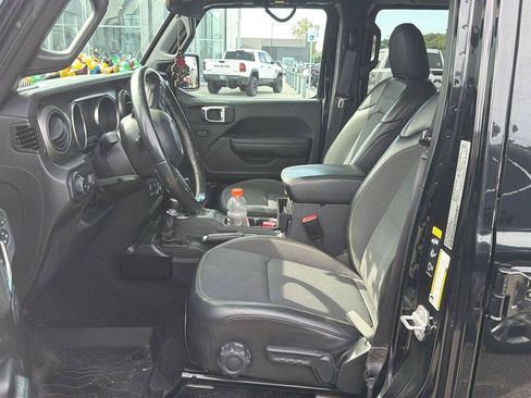 Used 2023 Jeep Wrangler Unlimited Sport AWD/4WD image 5
