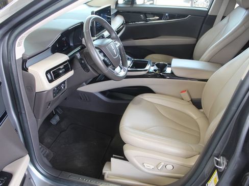 Used 2022 Lincoln Nautilus FWD w/ Premium Package image 25