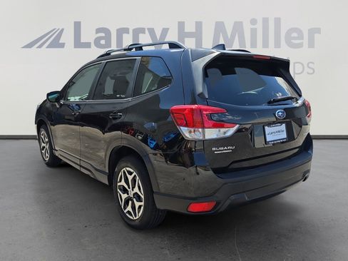 Used 2020 Subaru Forester Premium AWD/4WD image 3