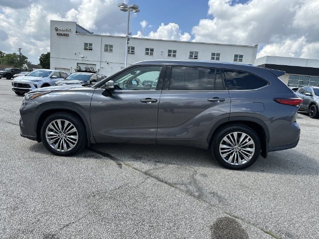 Used 2021 Toyota Highlander Platinum AWD/4WD image 43