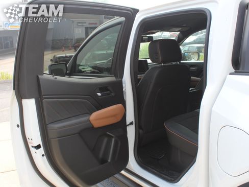 Certified 2025 GMC Canyon AT4 AWD/4WD image 19