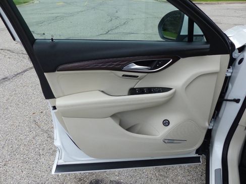 Used 2023 Buick Envision Avenir AWD/4WD image 21
