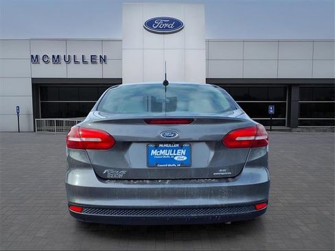 Used 2015 Ford Focus SE image 3