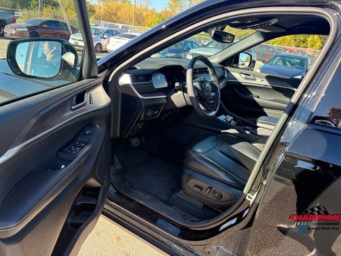 Used 2024 Jeep Grand Cherokee L Limited image 13