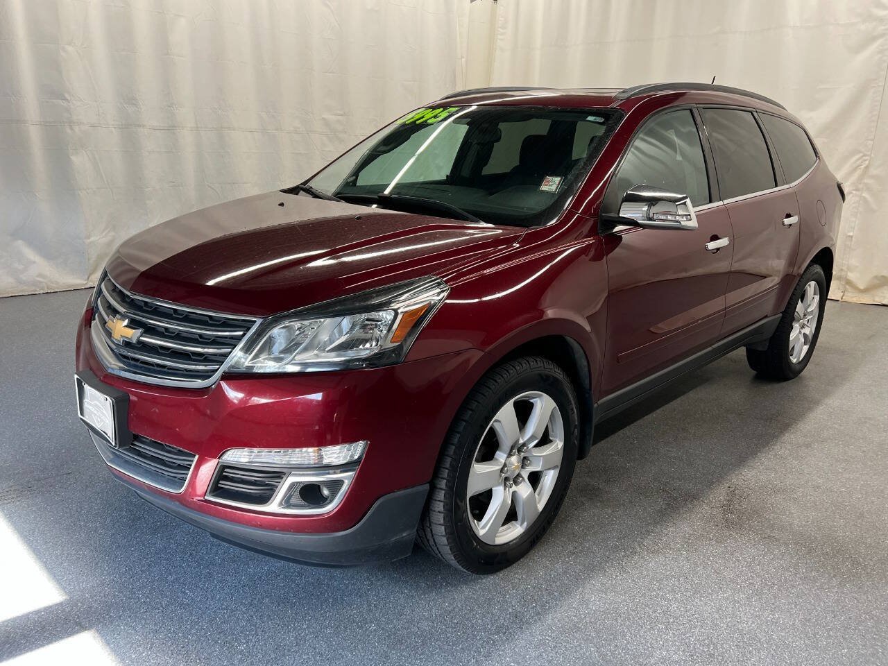 Used 2016 Chevrolet Traverse LT w/ Style and Technology Package FWD image 1
