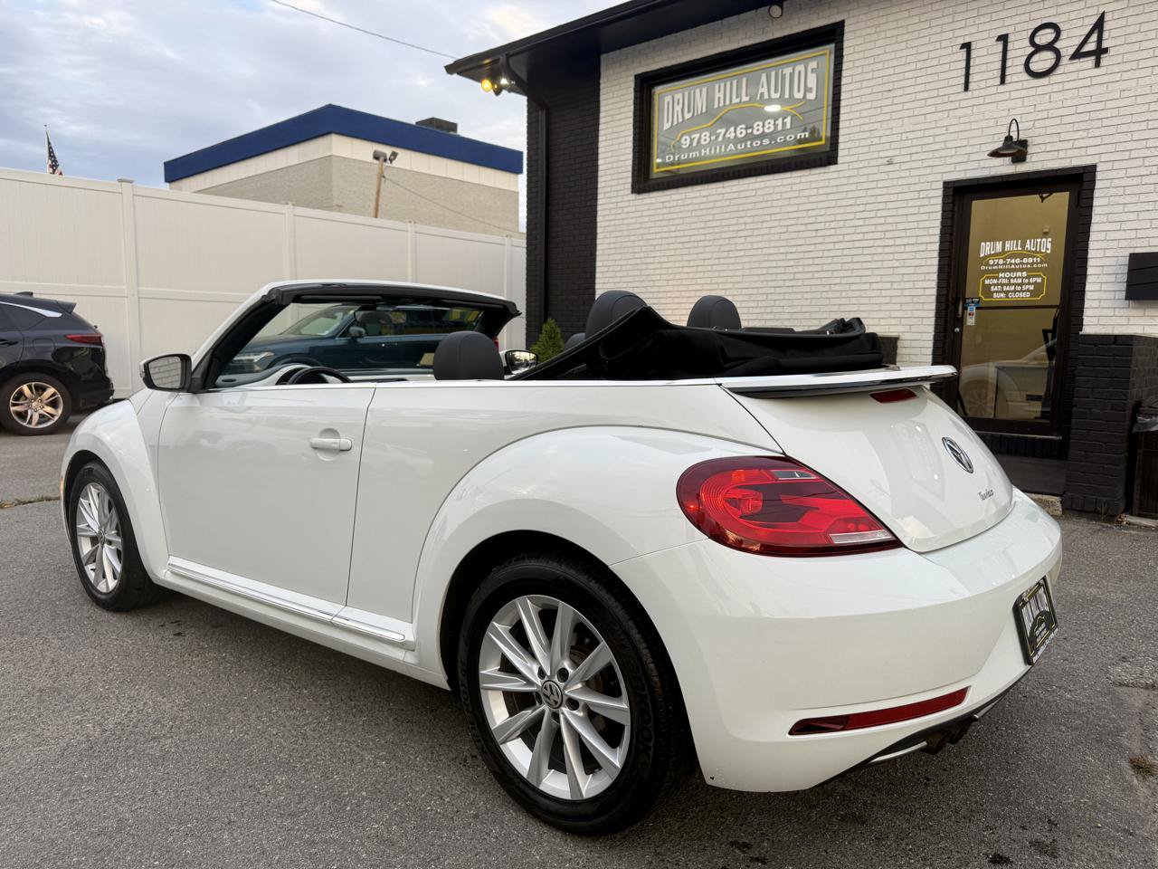 Used 2019 Volkswagen Beetle 2.0T SE FWD image 36