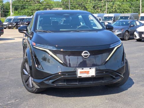Used 2023 Nissan Ariya FWD image 2