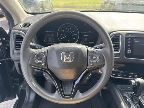 Used 2022 Honda HR-V EX image 9
