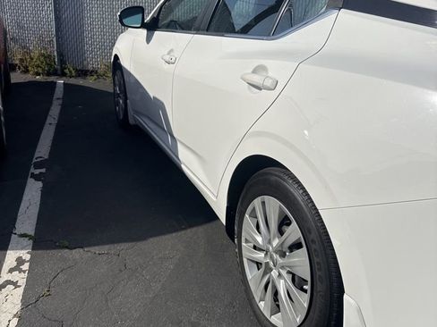 Certified 2022 Nissan Sentra S image 3