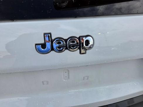 Used 2019 Jeep Cherokee Limited AWD/4WD image 25