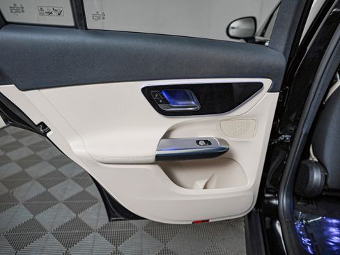 Certified 2026 Mercedes-Benz GLC 300 image 23