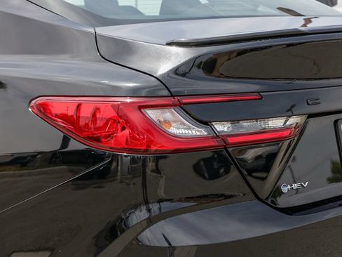 Used 2025 Toyota Camry SE FWD image 7