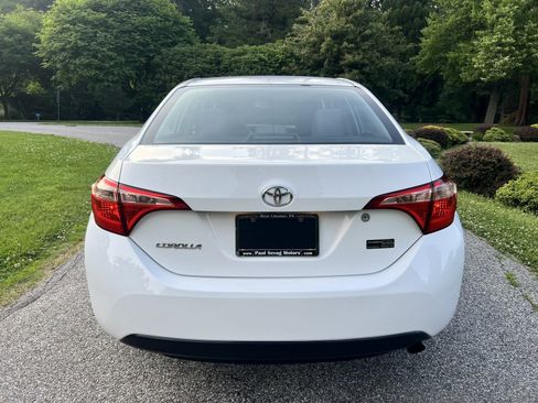 Used 2017 Toyota Corolla L w/ Carpet Mat Package (TMS) FWD image 9