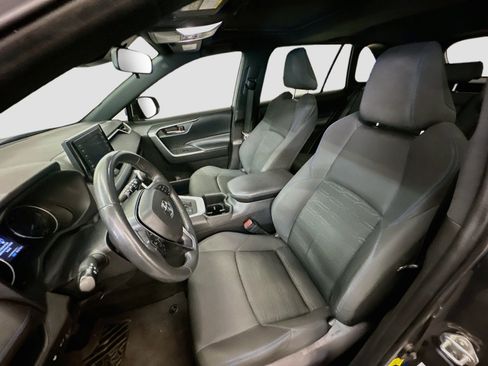 Used 2022 Toyota RAV4 SE w/ Convenience Package AWD/4WD image 13