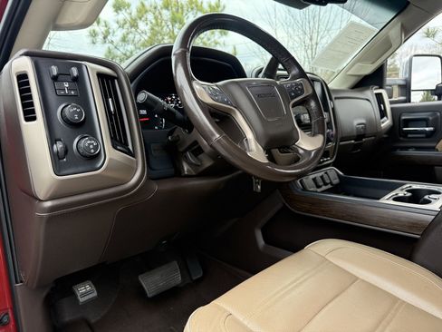 Used 2019 GMC Sierra 3500 Denali w/ Duramax Plus Package image 21
