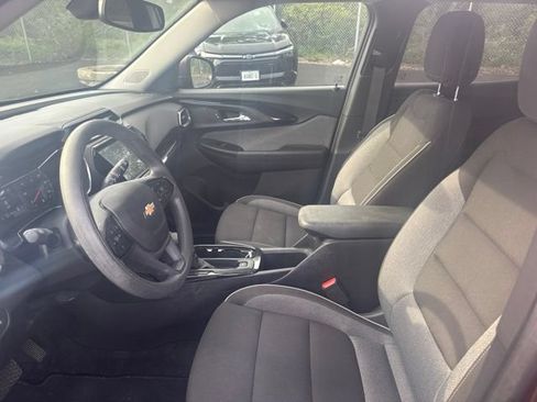 Used 2023 Chevrolet TrailBlazer LT w/ Convenience Package AWD/4WD image 8