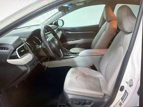 Used 2018 Toyota Camry SE FWD image 8