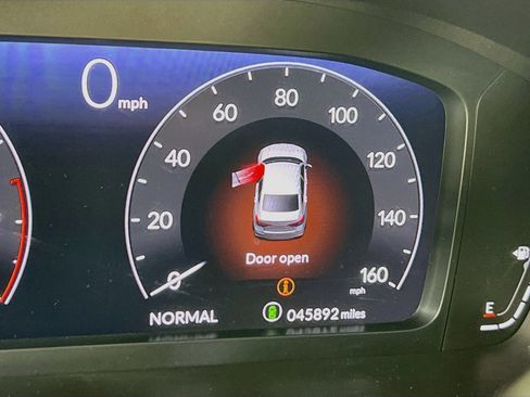Used 2022 Honda Civic Touring image 12