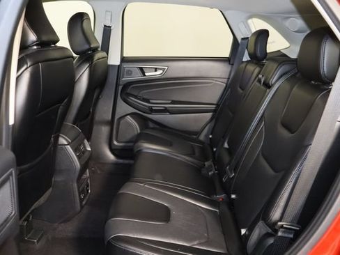Used 2022 Ford Edge Titanium AWD/4WD image 17