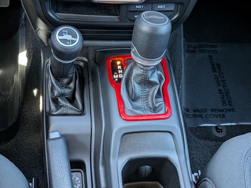 Used 2021 Jeep Gladiator Sport AWD/4WD image 25