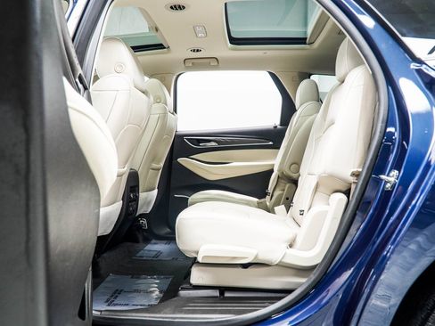 Used 2023 Buick Enclave Avenir image 38