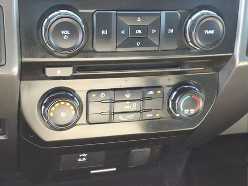 Used 2016 Ford F150 XLT image 18