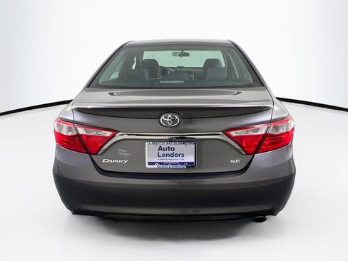 Used 2017 Toyota Camry SE image 6