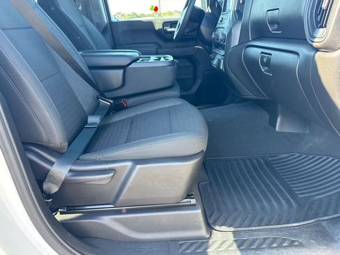 Used 2024 Chevrolet Silverado 2500 Custom w/ Custom Value Package image 14