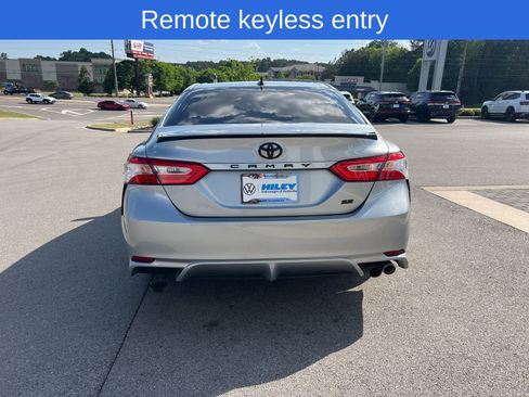 Used 2020 Toyota Camry SE FWD image 7