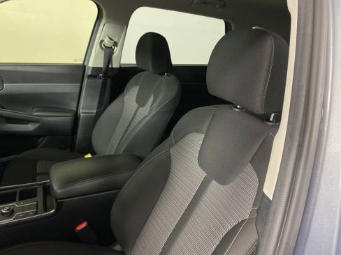 Used 2023 Kia Sorento LX image 8