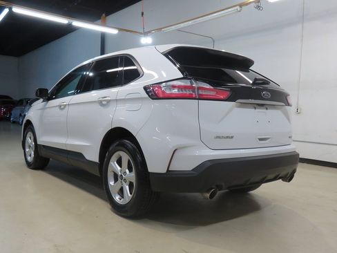 Used 2019 Ford Edge SE image 4
