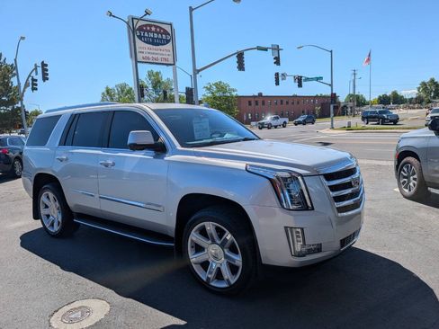 Used 2016 Cadillac Escalade Premium AWD/4WD image 1