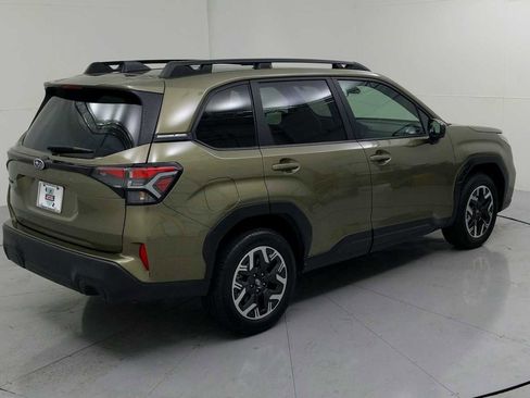 Certified 2025 Subaru Forester Premium AWD/4WD image 10