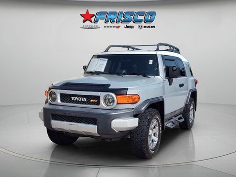 Used 2014 Toyota FJ Cruiser 4WD w/ Convenience Package image 3