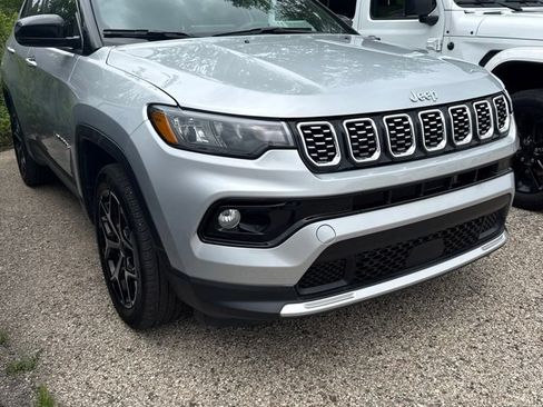 Used 2025 Jeep Compass Limited AWD/4WD image 1