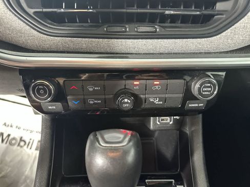 Used 2024 Jeep Compass Latitude AWD/4WD image 22