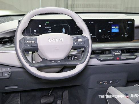 New 2026 Kia EV9 Land image 2