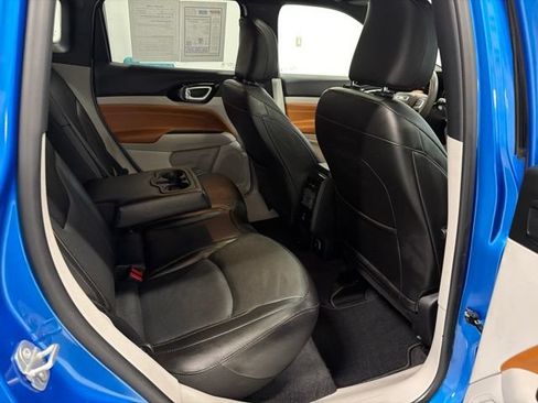 Used 2023 Jeep Compass Limited w/ Elite Group AWD/4WD image 43