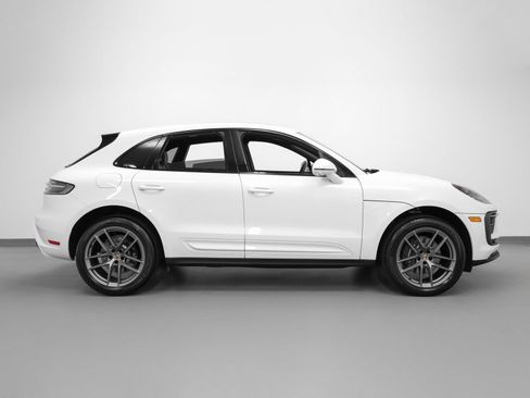 Certified 2026 Porsche Macan AWD/4WD image 13