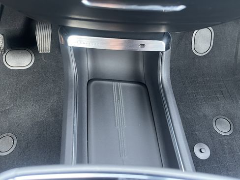 Used 2024 Cadillac Lyriq Luxury w/ LPO, Floor Liner Package image 36