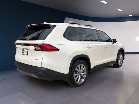 Used 2024 Toyota Grand Highlander AWD image 5