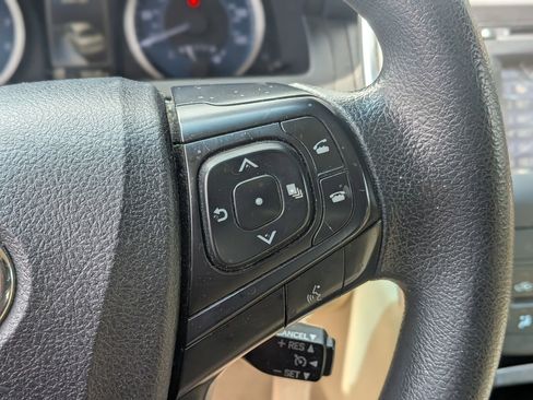 Used 2017 Toyota Camry LE FWD image 23