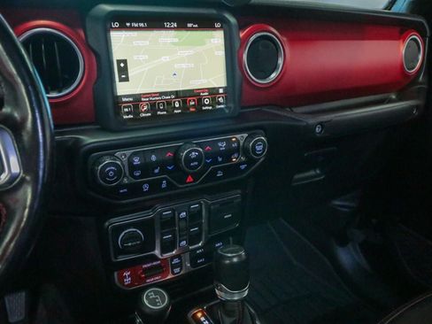 Used 2022 Jeep Gladiator Rubicon w/ LED Lighting Group AWD/4WD image 17