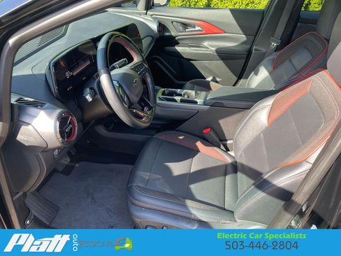 Used 2024 Chevrolet Equinox EV RS FWD image 23