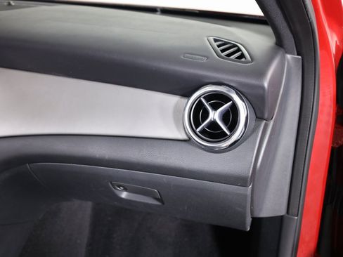 Used 2019 Mercedes-Benz GLA 250 GLA 250 image 48