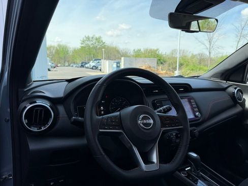 Used 2023 Nissan Kicks SR w/ Interior Electronics Package image 11